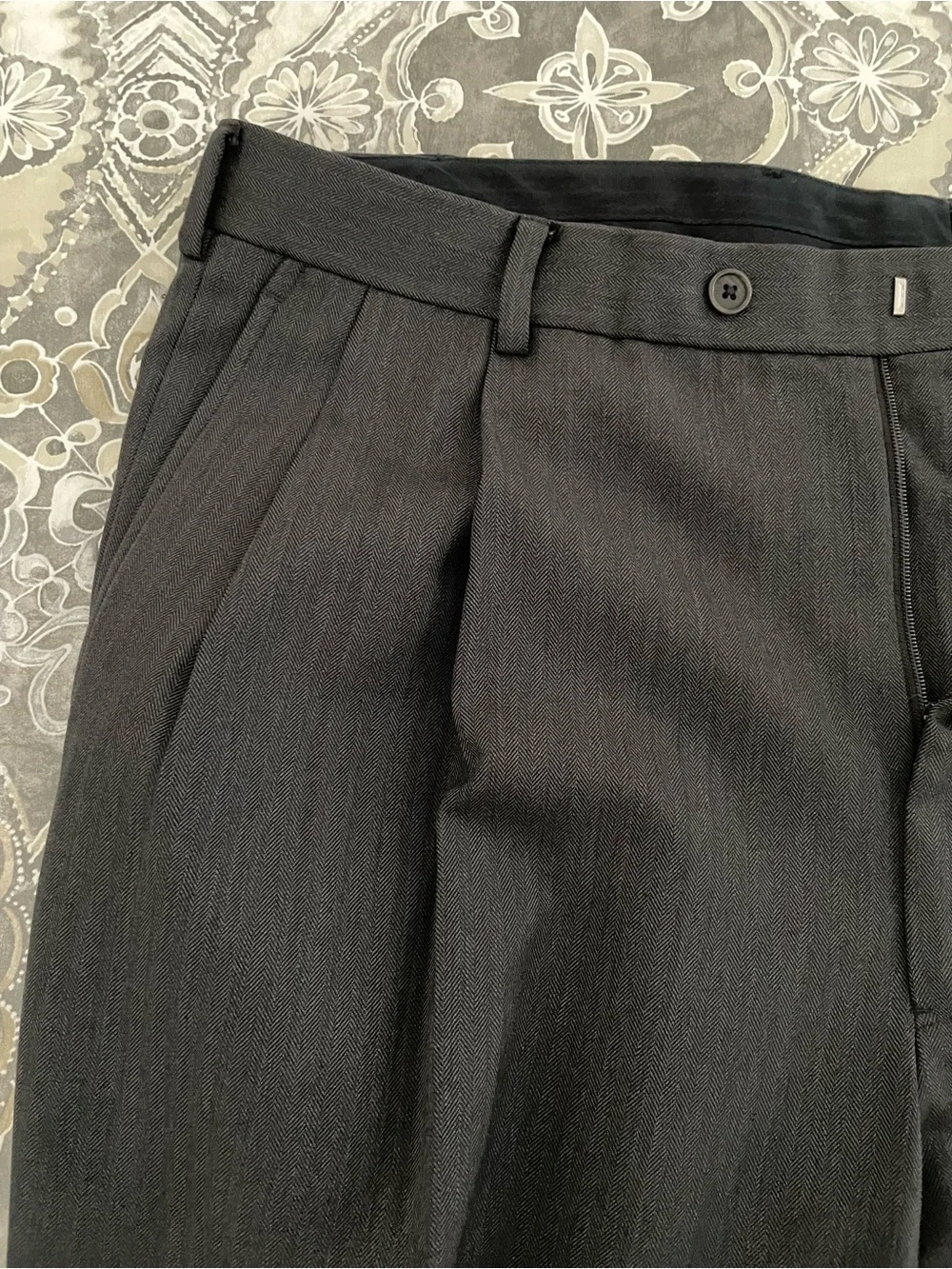 Brooks Brothers 1818 Madison Dark Gray Two-Button Men's Suit Jacket and Pants